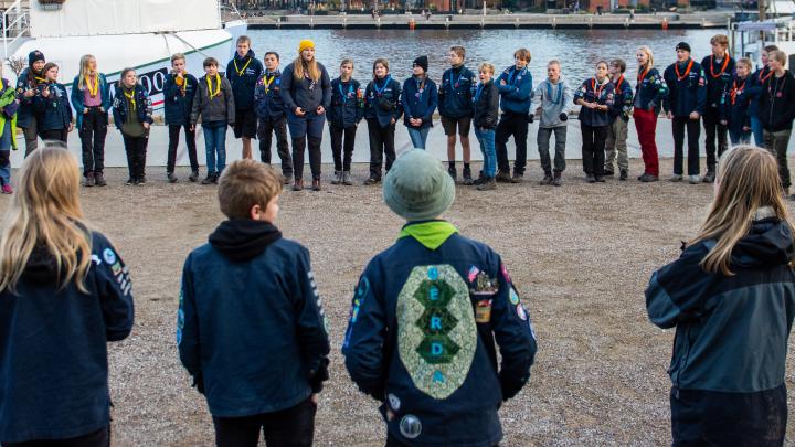 Spejdere i rundkreds