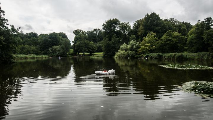 Luftmadras nedad åen