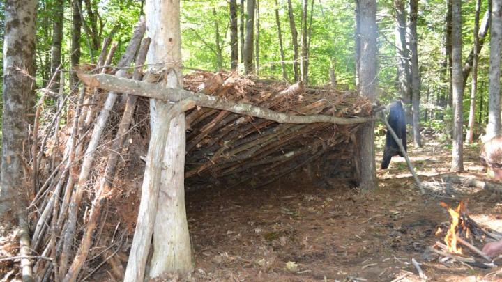 Primitiv bivuak til en patrulje