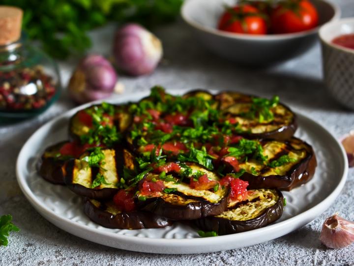 Grillet squash med salsa 