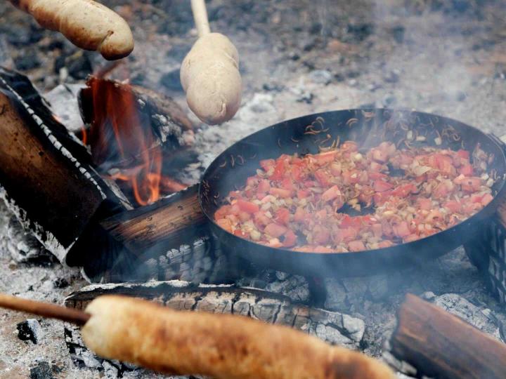 Insektmad: Lav snobrød med melorme-relish