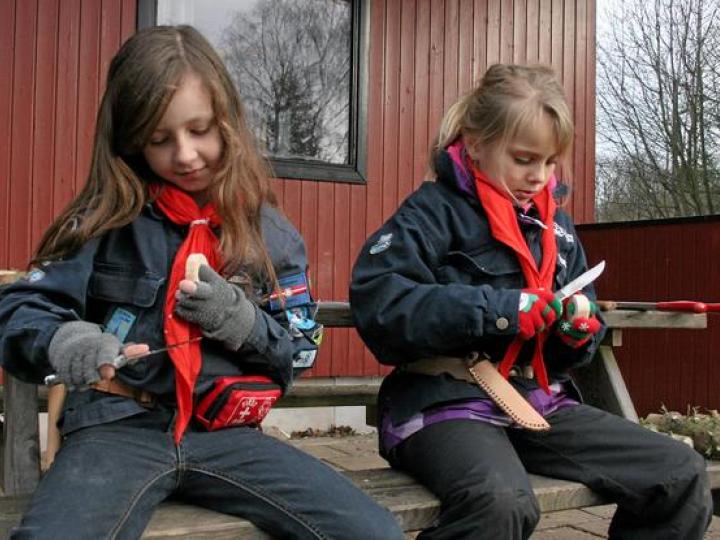 Genbrug dit juletræ - lav fx en tørklædering