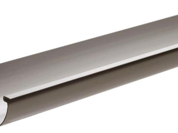 Samarbejdsøvelse flyt vand fra et sted til et andet