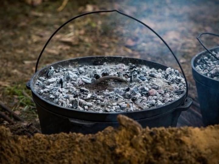 Kanelsnegle i dutch oven